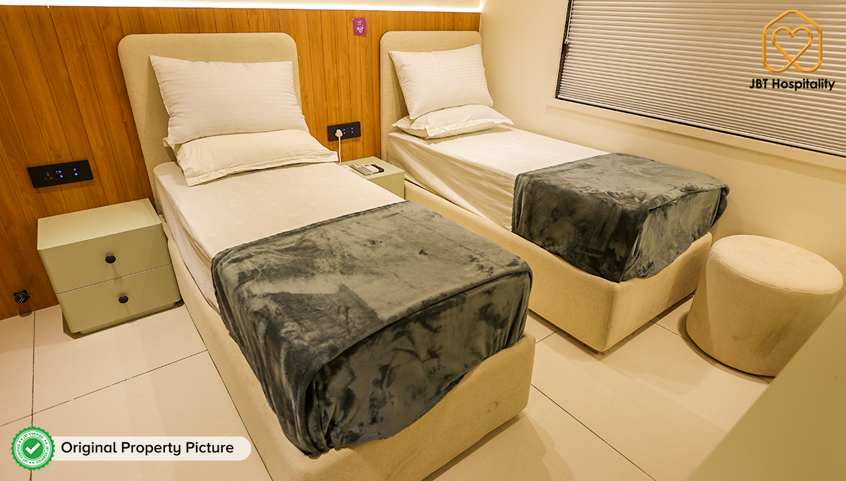 City View Apartment — Cozy 3BHK, 10th Floor - 5